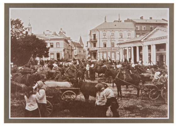 Laat Tartus vene poodide ees (tnp Küüni tn)