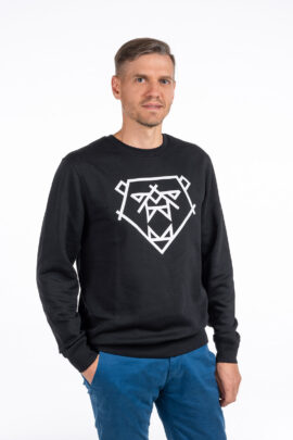 Eesti Rahva Muuseumi must pusa karuga