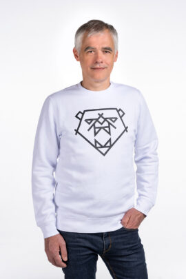 Eesti Rahva Muuseumi valge pusa karuga