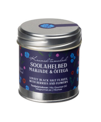Tumedad soolahelbed marjade ja õitega